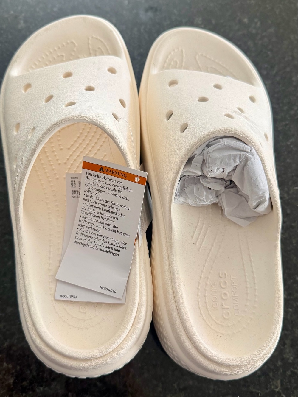 CROCS Classic Clog in Cream/Off-White
